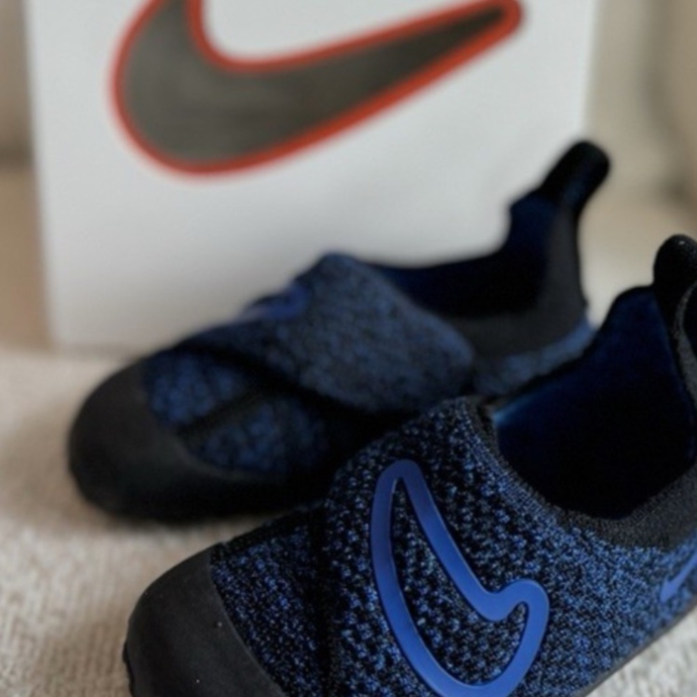 Nike swoosh 1 toddler sneakers. Excellent condition, barely worn. No box